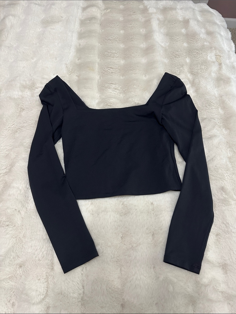 Aritzia Black Square-Neck Long Sleeve Crop Top